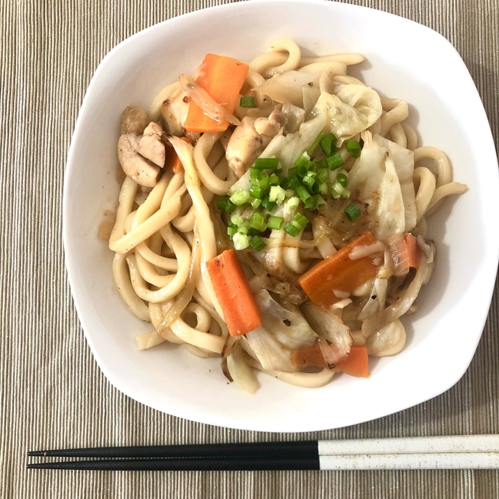 魚の煮汁リメイク!野菜たっぷり焼うどん